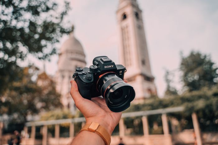 Tiny But Super Wide AF 18mm F2.8 FE